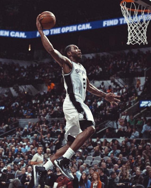 科隆4-1大胜九人汉堡，卡明斯基、马拉破门，菲拉伊、维埃拉离场（科隆4-1击退九人汉堡，卡明斯基、马拉建功，菲拉伊与维埃拉被罚下）