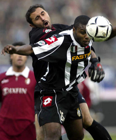 每体：即将迎来主席换届选举的巴萨正在密切关注阿尔瓦雷斯（每体：主席改选在即，巴萨紧盯阿尔瓦雷斯）