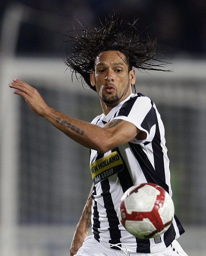 日媒：日本国门铃木彩艳预计13日在日本接受手指骨折手术（据日媒报道，日本女足门将铃木彩艳预计13日在日本接受手指骨折手术）