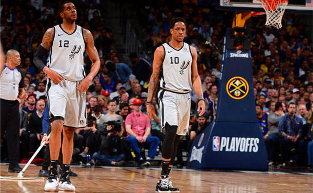 TA：特朗普将在世界杯抽签仪式上接受国际足联和平奖并发表讲话（TA：特朗普将在世界杯抽签仪式上领取国际足联和平奖并致辞）