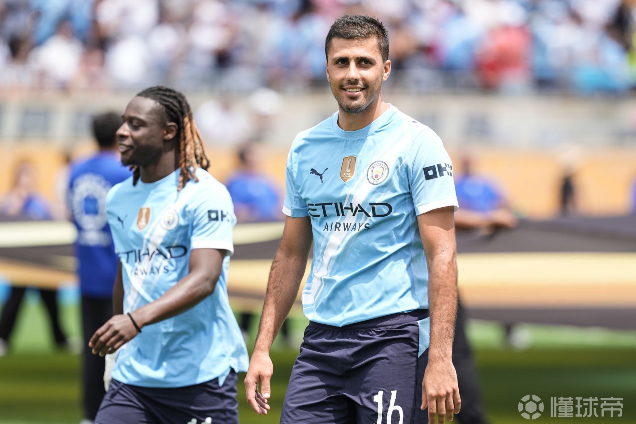 德甲半场：曼赞比破门，海登海姆0-1弗赖堡（德甲半场战况：曼赞比建功，弗赖堡客场1-0领先海登海姆）