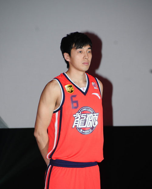 基恩谈阿诺德被嘘：红军球迷极力嘘一个本地孩子，还觉得很有风度（基恩评阿诺德遭嘘：红军球迷狠嘘本土小将却自称有风度）