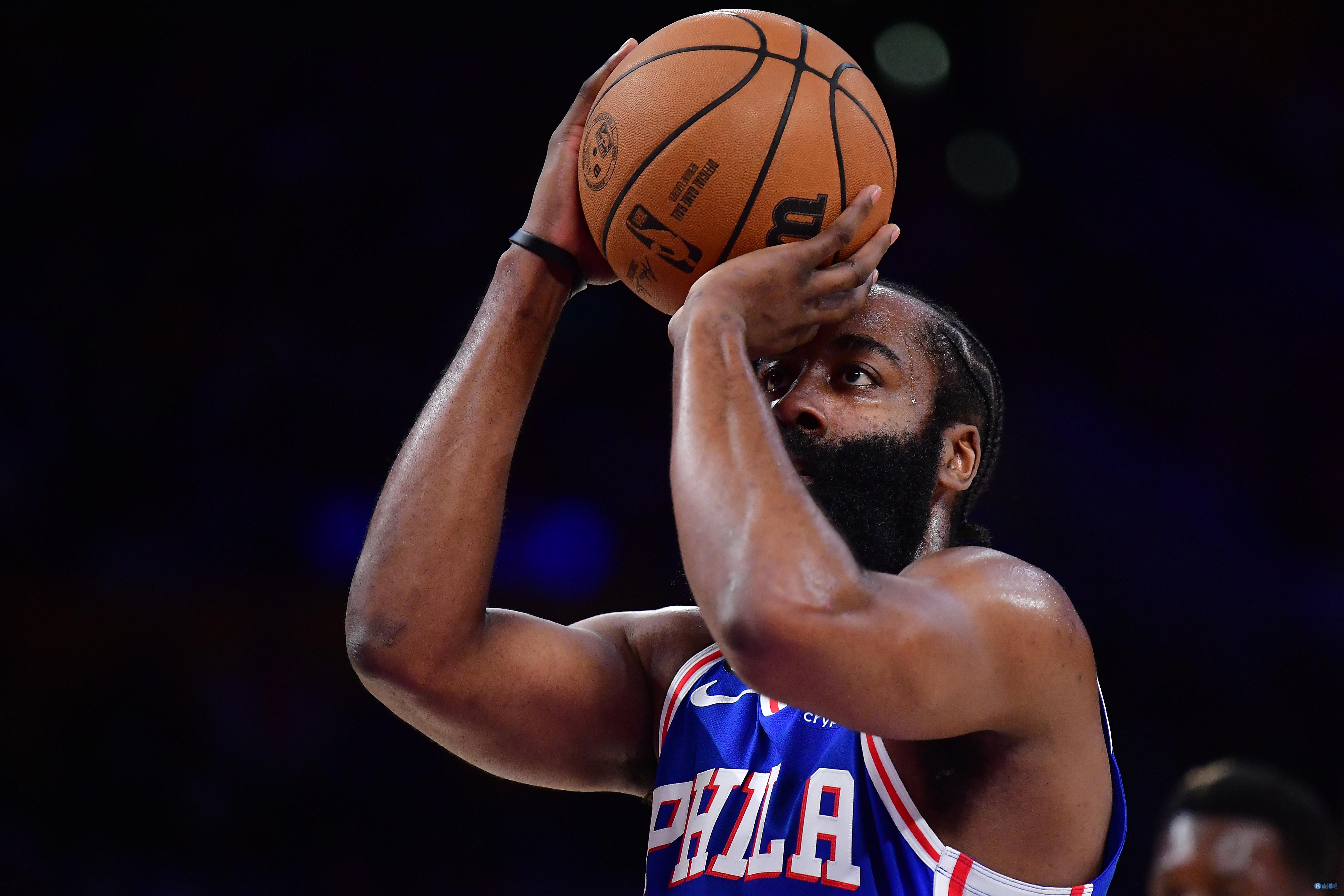 前英超名将佩特雷斯库患神秘疾病暴瘦30公斤尝试中药治疗（英超昔日名将佩特雷斯库罹不明疾病，骤瘦30公斤求助中医治疗）