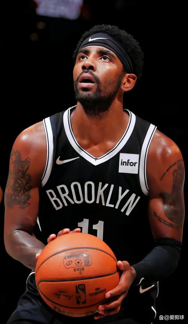 非常懊恼！恩比德技术罚球不中 顺势跪倒在地（懊恼不已！恩比德技术罚球未中后跪倒在地）