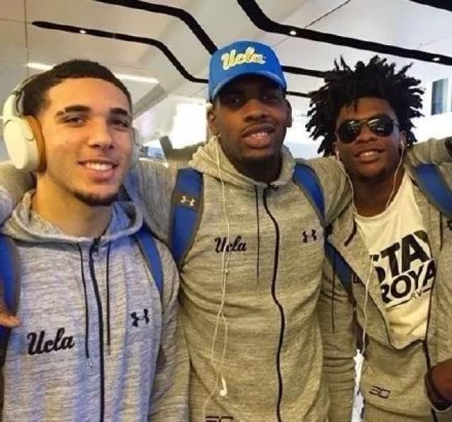 反对家暴，克雷莫内塞球衣背后印的是与球员关系密切女性名字（反家暴行动：克雷莫内塞球衣背后印与球员最亲近女性姓名）