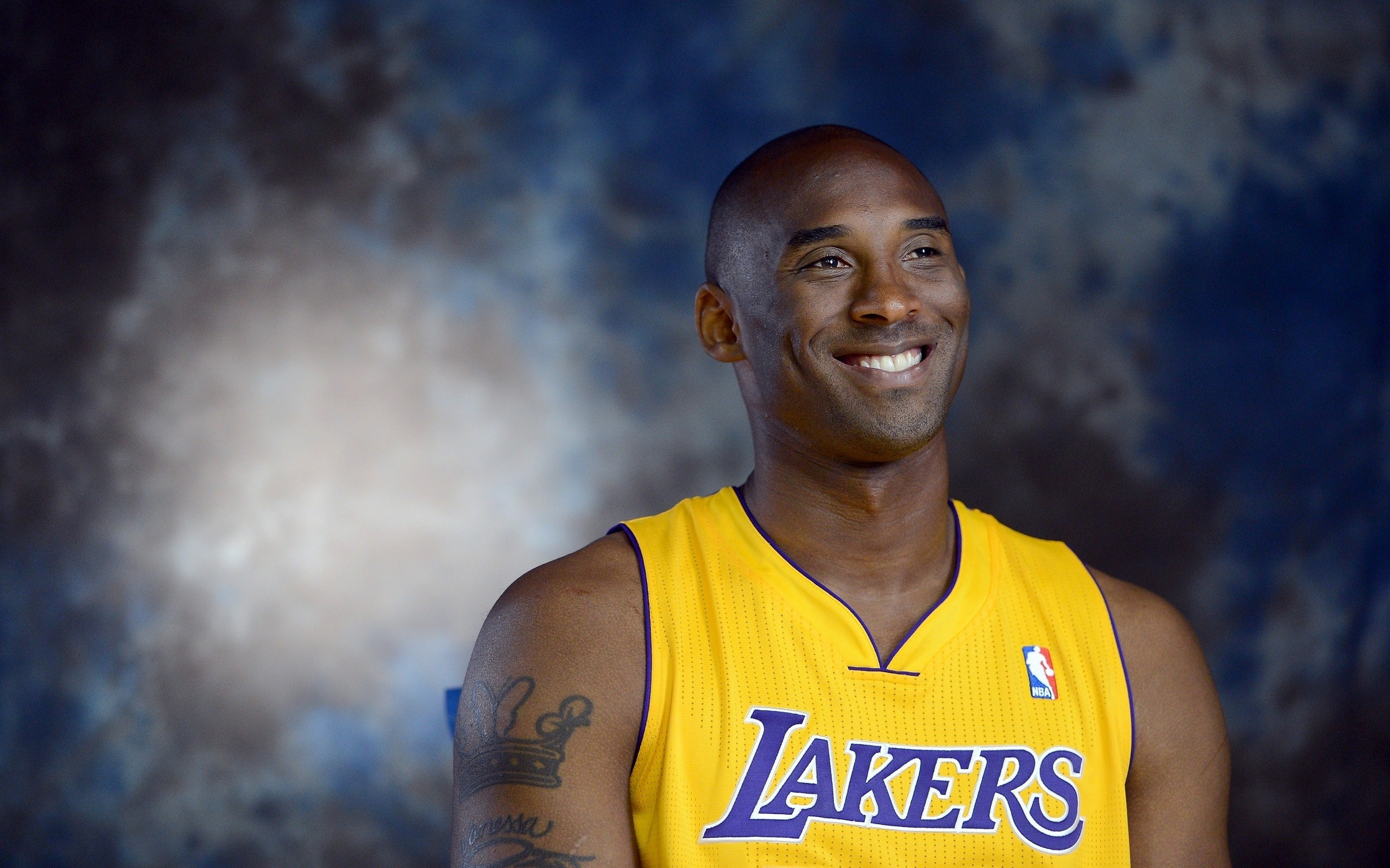 西甲半场：莫雷诺、科斯塔破门，比利亚雷亚尔1-1马略卡（西甲半场：莫雷诺、科斯塔先后破门，比利亚雷亚尔1-1暂平马略卡）