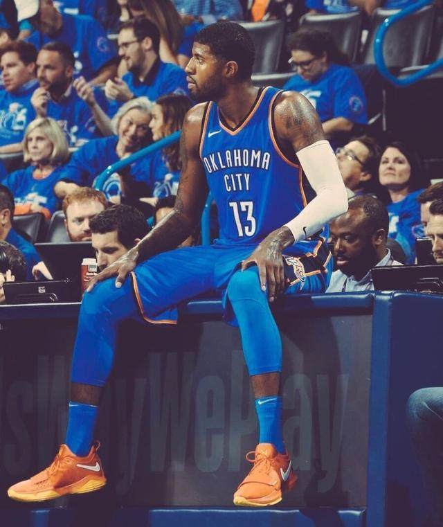 罗马推出黑胶唱片版队歌：限量版售价49.9欧，普通版19.9欧（罗马发售队歌黑胶唱片：限量款49.9欧，标准版19.9欧）