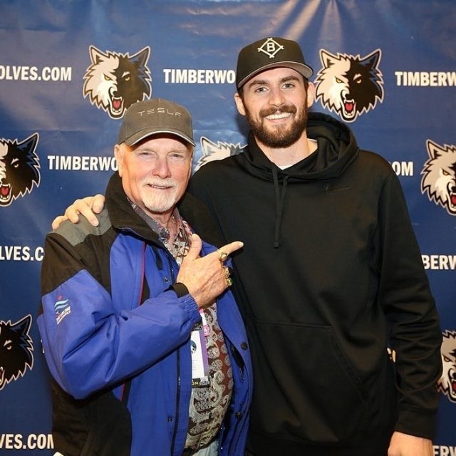 世体：戴上面具的加西亚像个超级英雄，他是弗里克的王牌球员（世体：佩戴面具的加西亚宛如超级英雄，弗里克麾下的王牌球员）