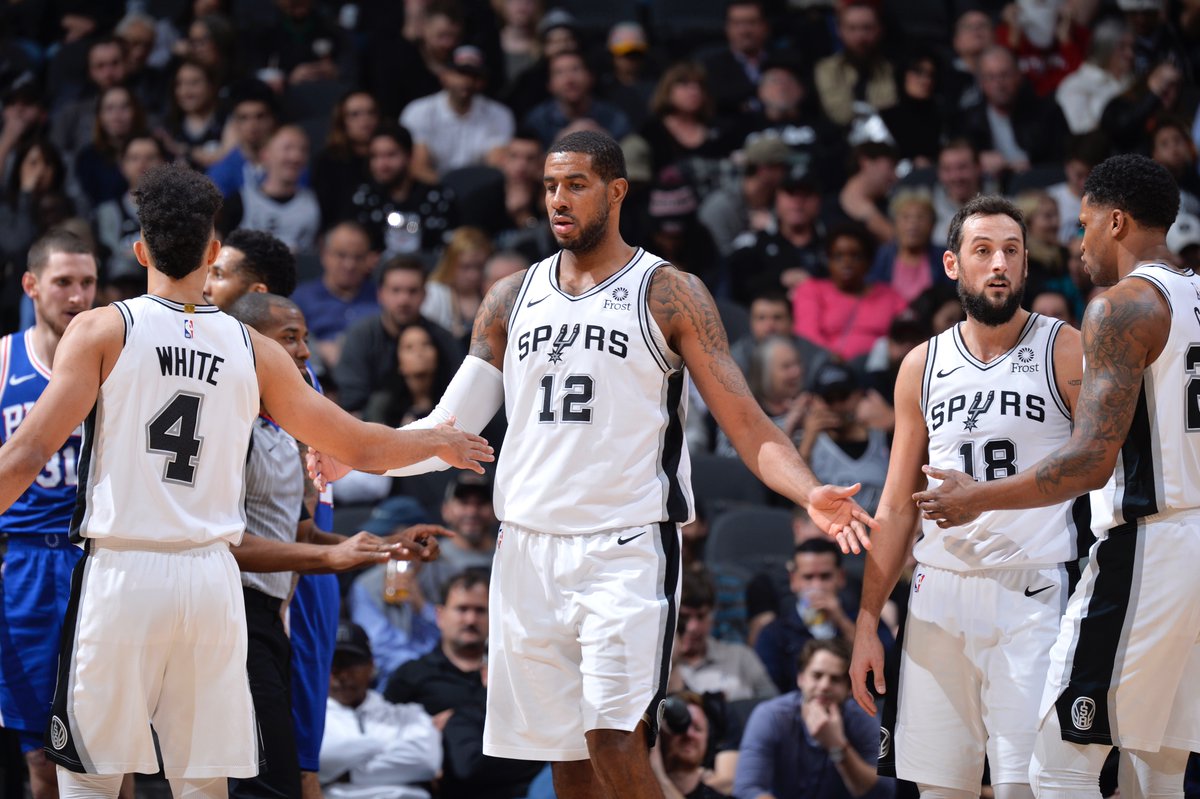 收获满满！大巴黎官方晒海报：6座冠军闪耀全场（满载荣誉！巴黎圣日耳曼发布海报：六座冠军奖杯耀眼全场）