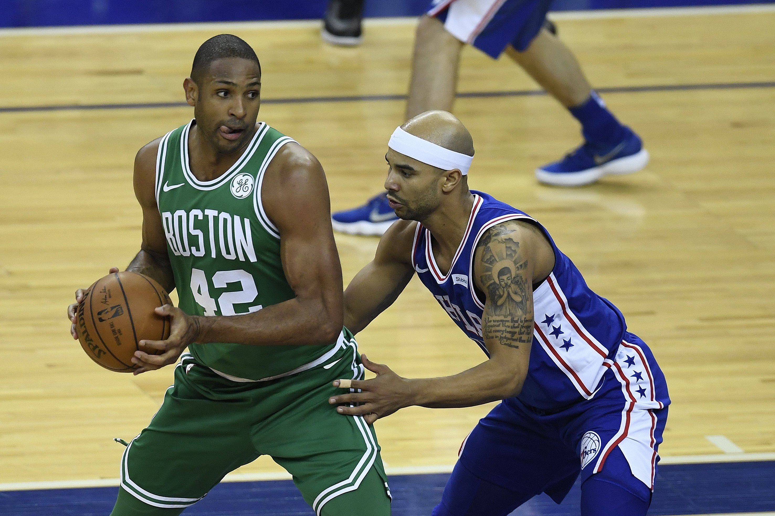 那不勒斯vs尤文：麦克托米奈首发，伊尔迪兹、小孔塞桑出战（那不勒斯对阵尤文：麦克托米奈首发，伊尔迪兹与小孔塞桑出场）