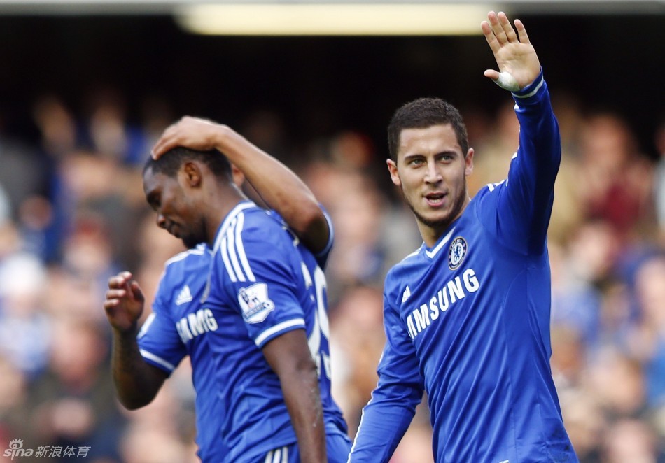 感谢俱乐部，U16国少球员身穿各自俱乐部训练服拍摄全家福（U16国少身着各队训练服集体合影，致谢俱乐部）