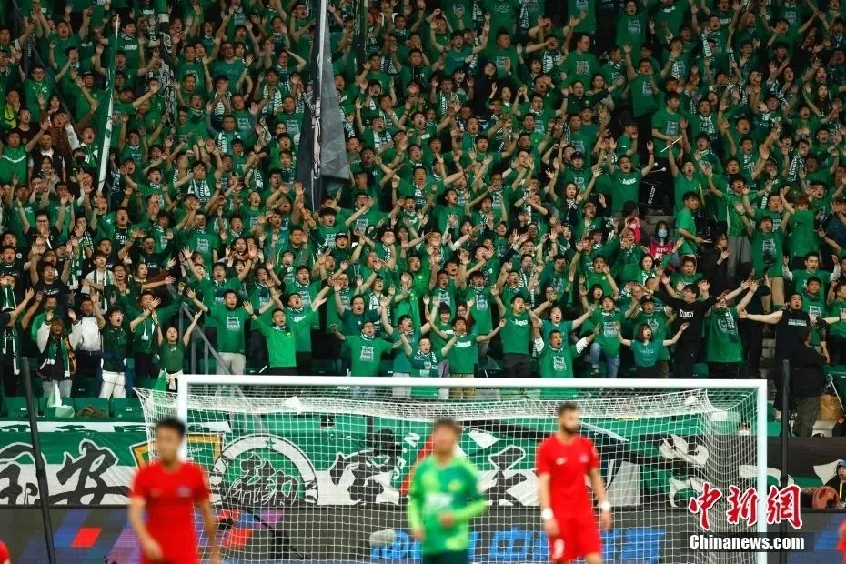 手球争议再起：巴萨对贝蒂斯的点球判罚解密（手球争议重燃：解读巴萨战贝蒂斯的点球判罚）