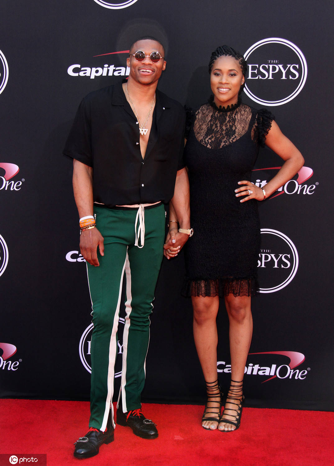 成都1-1新鹏城，安永佳闪击，费利佩建功（成都与新鹏城1比1战平：安永佳闪电破门，费利佩扳平比分）